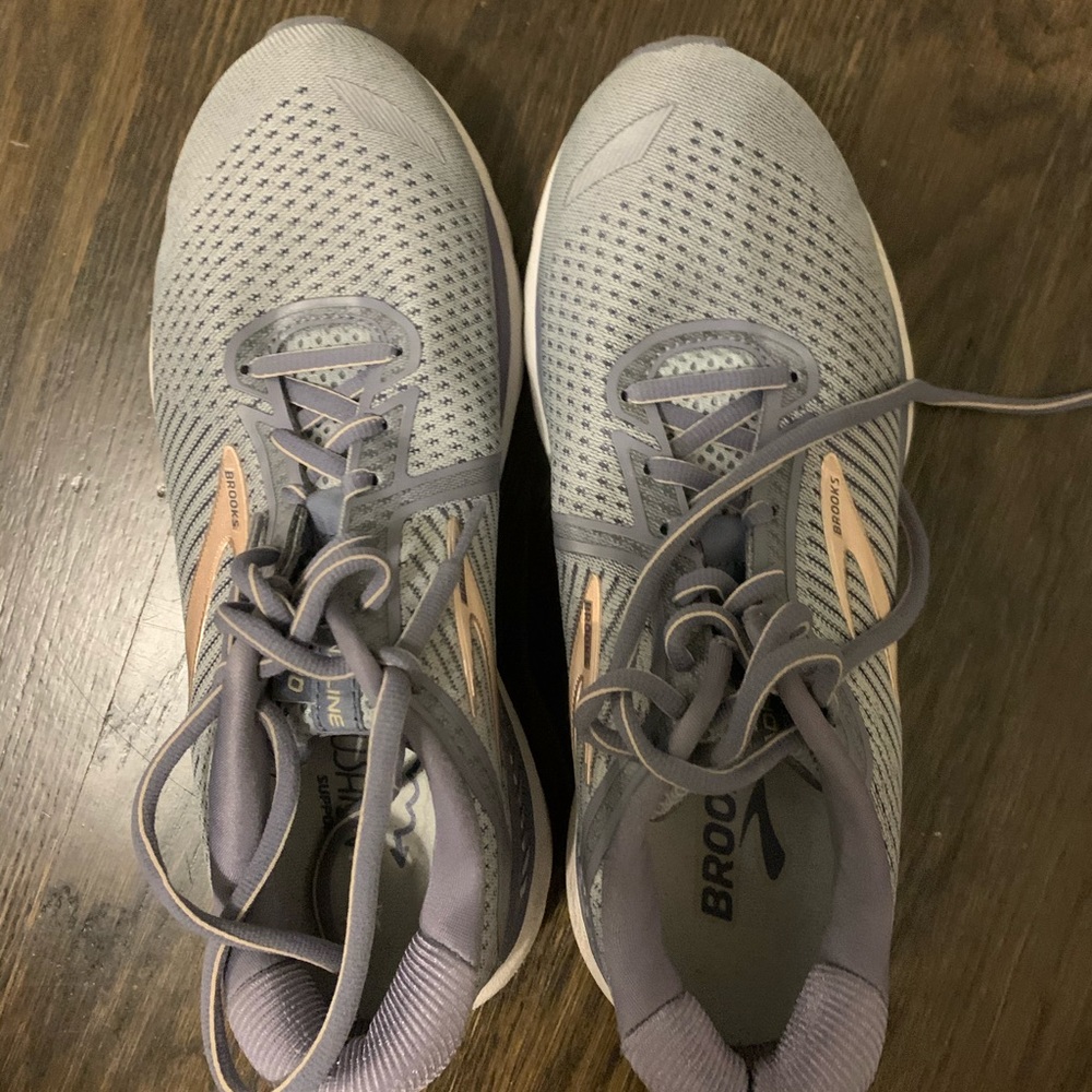 Brooks Adrenaline GTS 20 - Like New / Women's 8